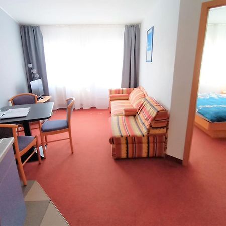 Bodensee Gaestehaus Tettnang Albergo ภายนอก รูปภาพ