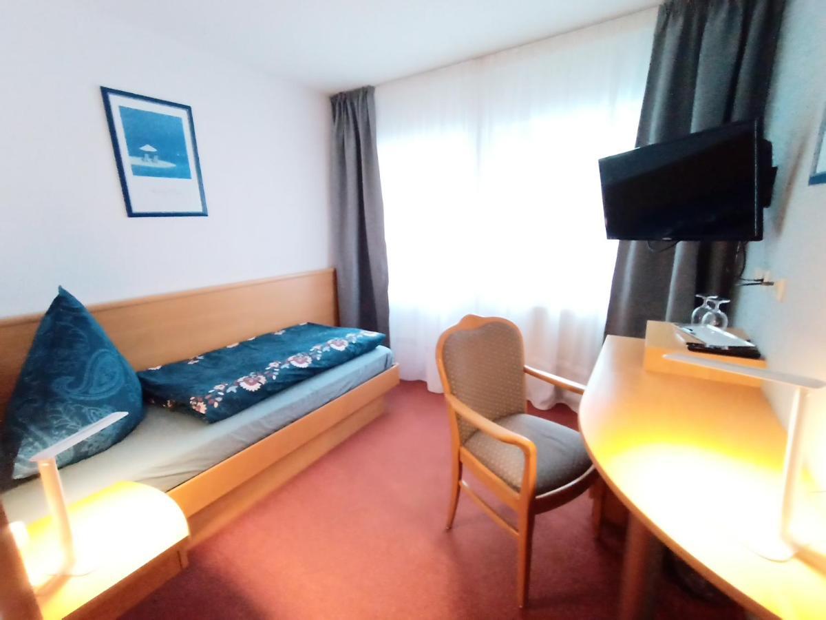 Bodensee Gaestehaus Tettnang Albergo ภายนอก รูปภาพ
