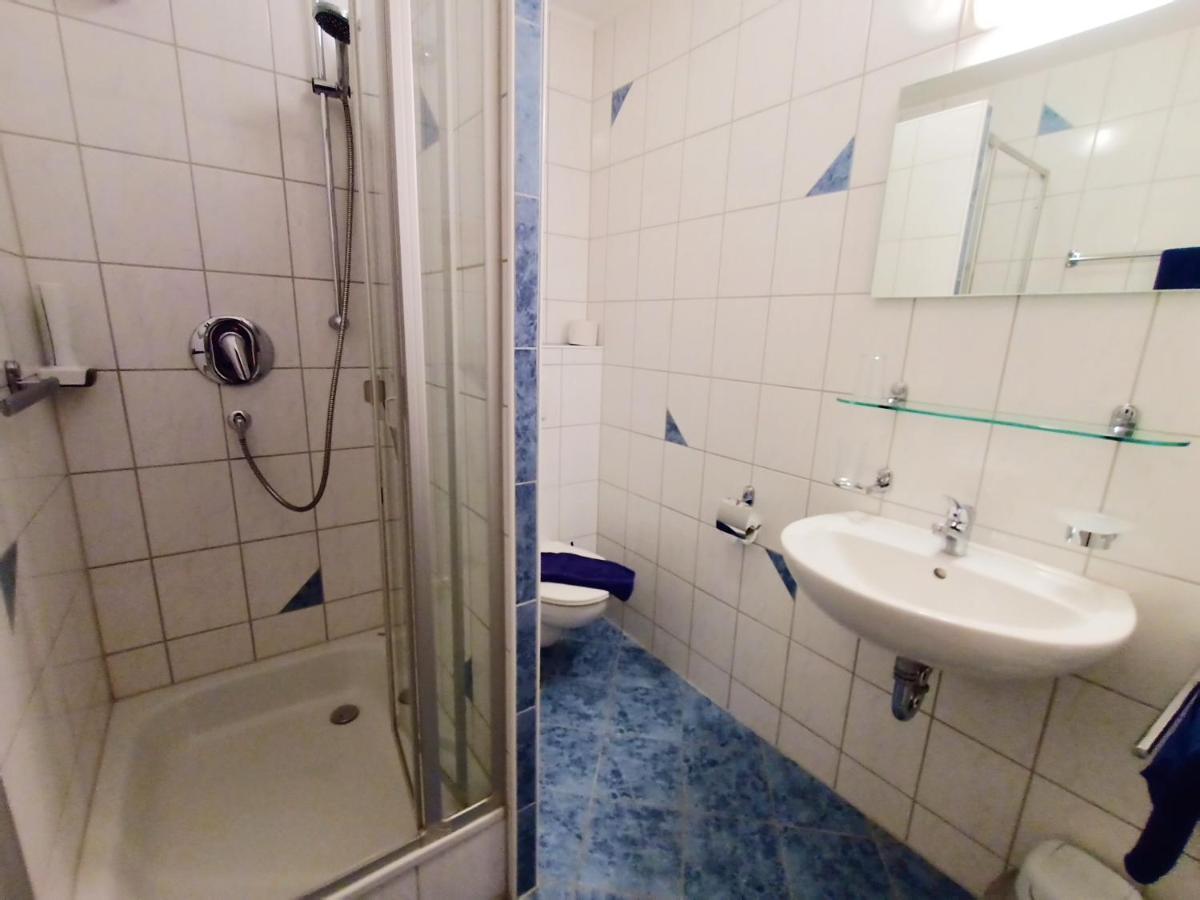 Bodensee Gaestehaus Tettnang Albergo ภายนอก รูปภาพ