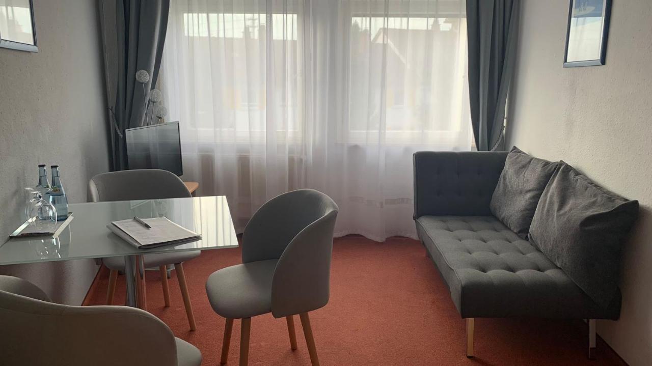 Bodensee Gaestehaus Tettnang Albergo ภายนอก รูปภาพ