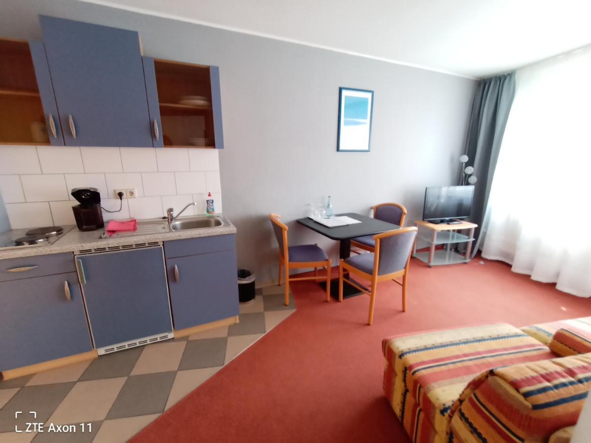Bodensee Gaestehaus Tettnang Albergo ภายนอก รูปภาพ
