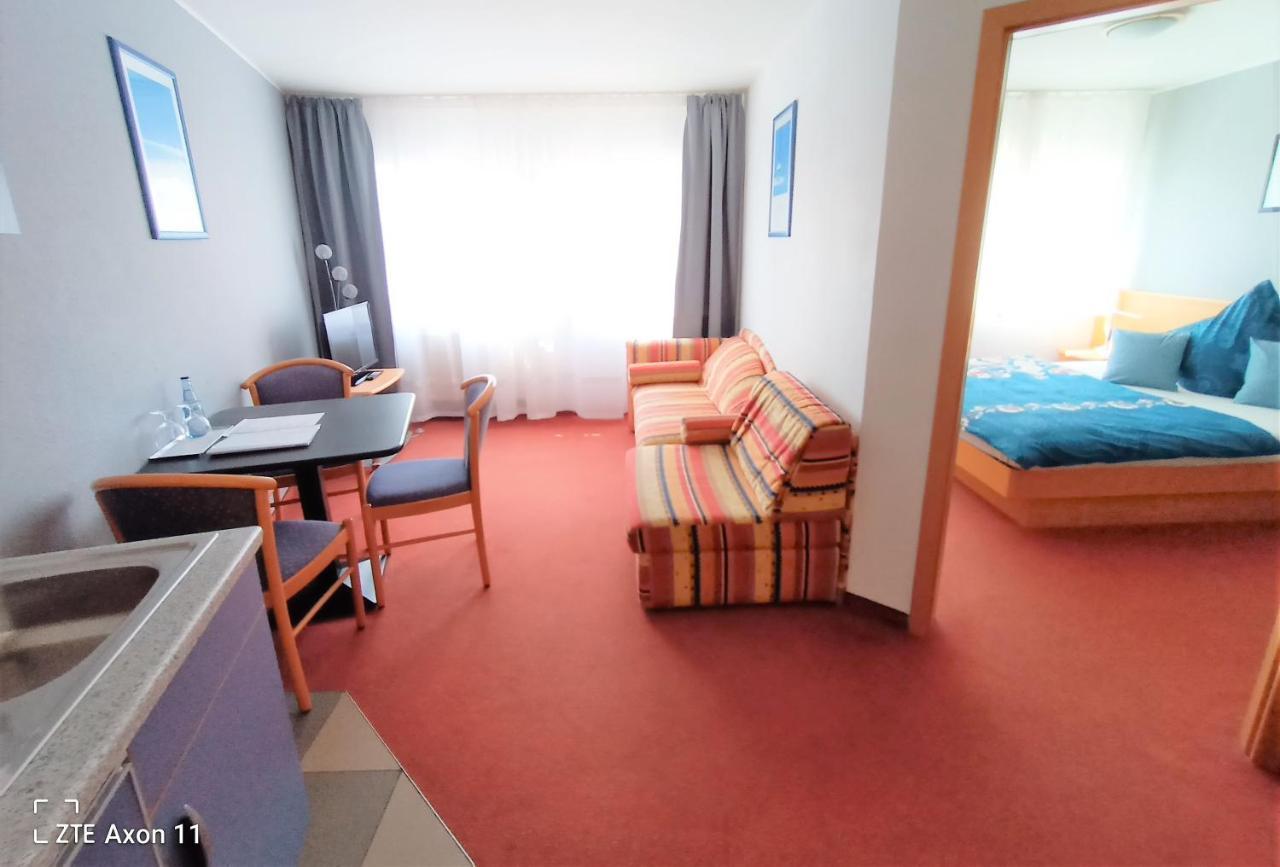 Bodensee Gaestehaus Tettnang Albergo ภายนอก รูปภาพ